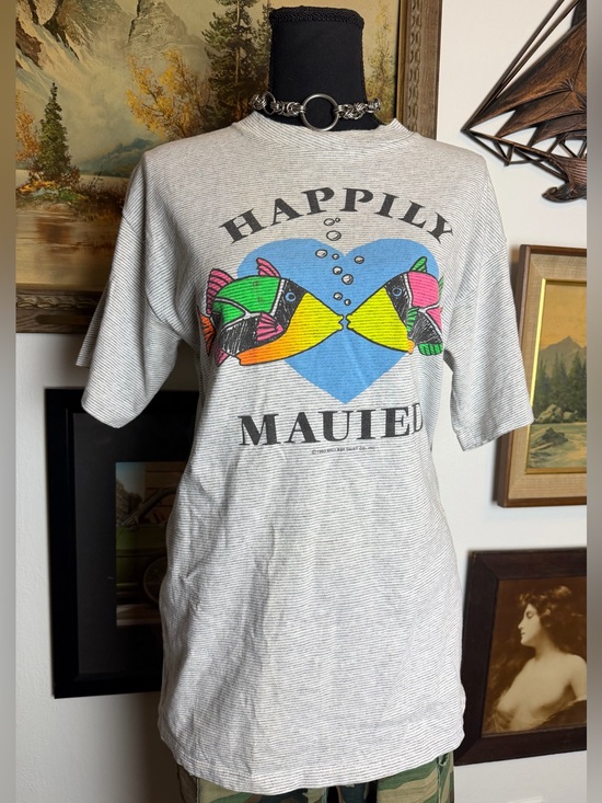 Tops - Vintage 90s Happily Mauied Souvenir Cropped Tshirt